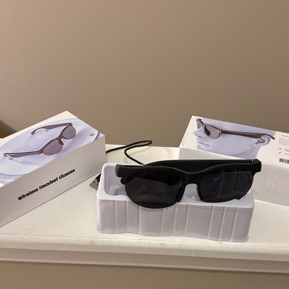 Sleek Black Wireless Headset Glasses-language translation feature